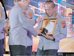 Kapolda Jabar Terima Penghargaan Polri Awards “HeForShe” dari Kapolri