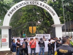 Aliansi Aktivis Anti Korupsi Gelar UNRAS di DPRD dan Balaikota Bandung, Soroti Pengawasan dan Tata Kelola BUMD Serta Viralnya Jual beli Jabatan.
