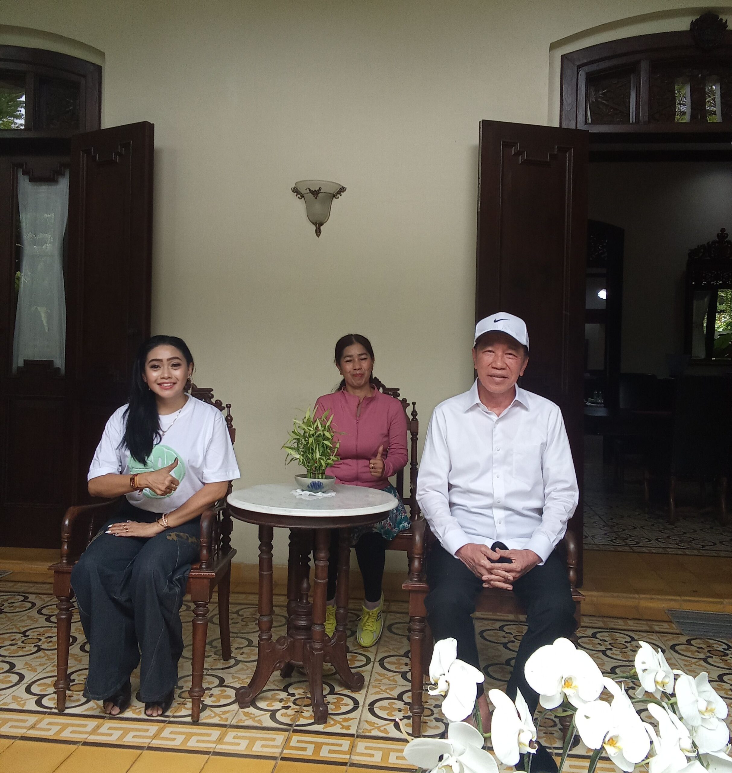 Keterangan Foto : Pimred Liesnaegha dan Bapak Jokowi Presiden RI ke -7 saat Redaksi Bersilaturahmi di Solo