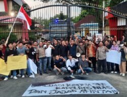 Aksi Demo Desak Evaluasi dan Copot Kapolres Nias
