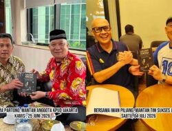 Membuka Tabir ‘Ijazah Jokowi’: Wilson Lalengke Titip Buku Refleksi untuk Mantan Presiden Joko Widodo